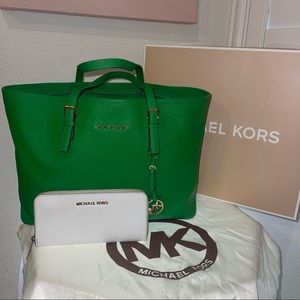 Michael Kors Jet Set Large Tote & Wallet